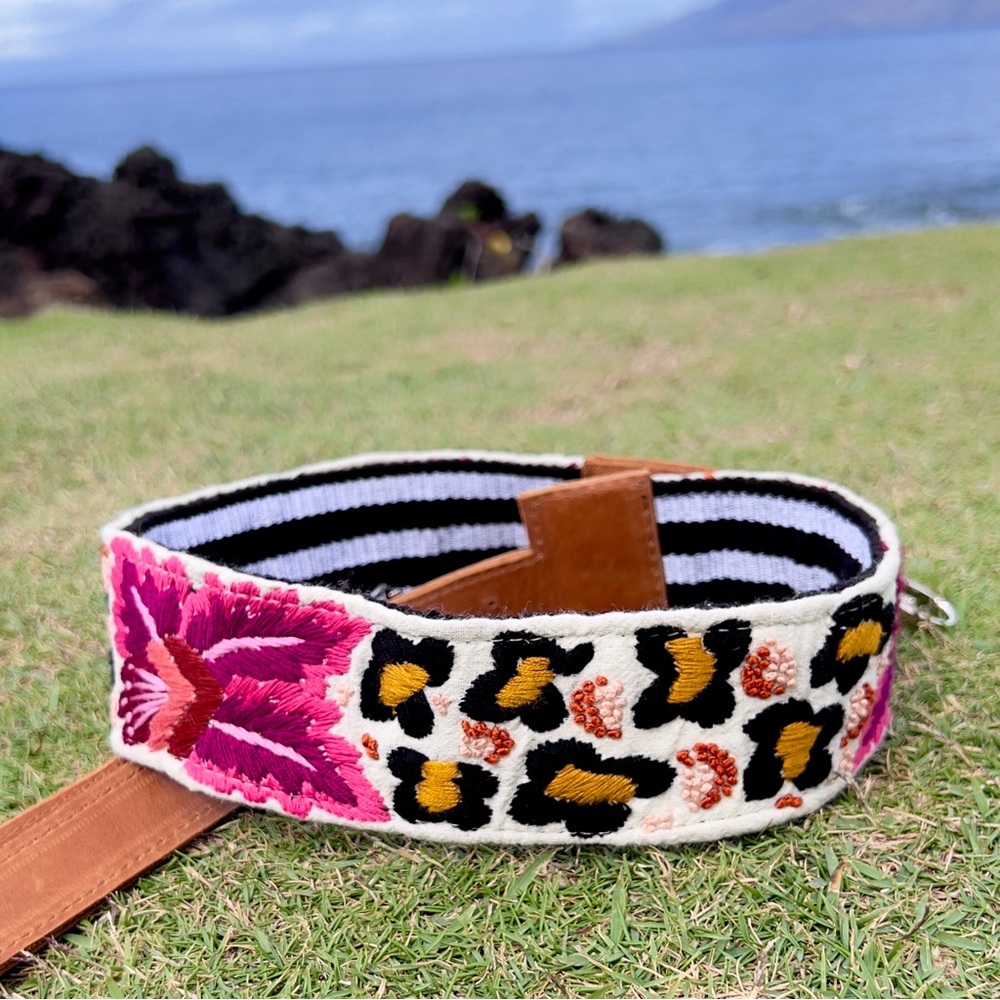 Handmade Embroidered Strap - Picture 3 of 7